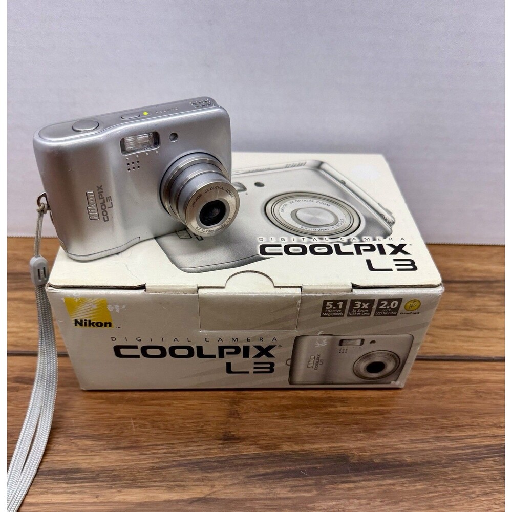 Nikon COOLPIX L3 5.1MP CCD Digital Camera Silver 3x Zoom Box Case Tested Working